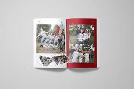 Cover depan, merupakan halaman lockscreen yang berada dalam kondisi terkunci. Design Buku Tahunan Sekolah Yearbook Rk Creative Desain Grafis Buku Grafis