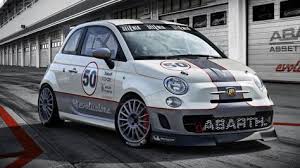 Lanzamiento Fiat 500 Abarth 695 Assetto Corse Evoluzione Fiat 500 Fotos Galerias De Fotos