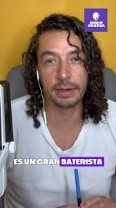 Tyler Joseph se ha caracterizado por llevar sus manos y cuello pintados de  color negro en cada de sus conciertos. Le contamos por qué lo hace en  Radioacktiva.com 🤘🏻