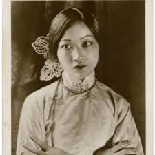 Lady Ashburton, daughter of Mr J C Donnelly. Art Prints from Mary Evans