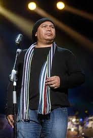 Semalam yang hangat wings lyrics. Mel Wings Selesa Jadi Pendakwah Hiburan Mstar