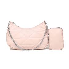 A la fois pratique et intemporel, il s'expose ici dans plusieurs matières et couleurs pour. Sac Bandouliere Rose Clair Matelasse A Poche