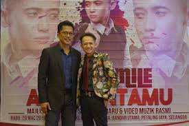 Azam Smile Jumpa Pakar Psikiatri Sebelum Siapkan Single Terbaharu Atas  Cintamu