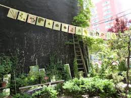 For the past year, those of us lucky enough to have some outdoor space have been spending more time in their gardens. Le Petit Versailles Nyc Arts
