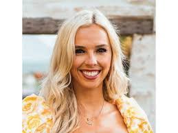 Courtney Angelo's Instagram, Twitter & Facebook