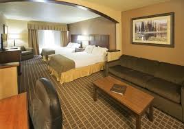 Связаться со страницей holiday inn express в messenger. Double Queen Suite Picture Of Holiday Inn Express Suites Mccall Tripadvisor
