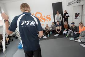 Unsere Ausbildungen In Den Kommenden Wochen Fitness Trainer B Lizenz In Hamburg Am 08 10 05 2015 Und 31 07 02 08 2015 Fu Cross Training Workout Training