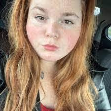 Crystal Hoback's Instagram, Twitter & Facebook