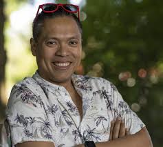 Je suis John Acuña et je me passionne pour la diversité et l'inclusion