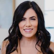 Natalie Wilcox's Instagram, Twitter & Facebook