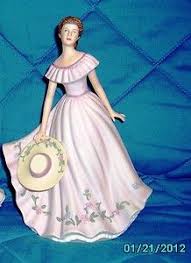 The lady with the parasol is the most valuable in the set pictured above. Lot Of 22 Home Interiors Figurines Men Ladies Homco Figurines On Popscreen