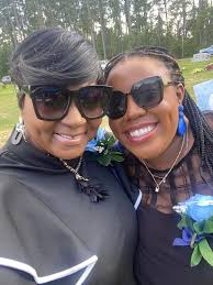 Happy Daughters Day Leslie Winfield!! Love you forever and always!!!  ❤️😘❤️😘