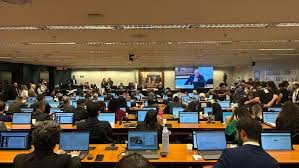 Escala 6x1: CCJ deve votar proposta em 22 de abril