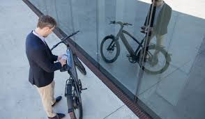 While speed pedelecs can currently, in theory, be registered and insured in the uk, that which brings us to considering where a speed pedelec should be ridden. Stromer St2 Das Speed Pedelec Mit Carbon Riemenantrieb