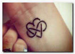 Womenstattoo Womenstattooideas Back Rose Tattoo Pictures Of Back Tattoos Justin Bieber Tattoo Neck Samoan Girl T Neck Tattoo Back Tattoo Tattoos For Women