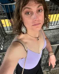 Stephanie Fox's Instagram, Twitter & Facebook