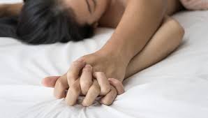 Adakah Wanita Boleh Mengandung Jika Terkena Sperma Yang Bertebaran Dalam Kolam Renang
