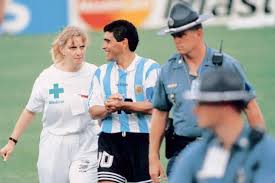 Последние твиты от selección argentina (@argentina). No Dia Do Enfermeiro A Historia De Sue Carpenter Personagem Do Ultimo Tango De Diego Maradona Na Historia Das Copas Do Mundo Blog Drible De Corpo