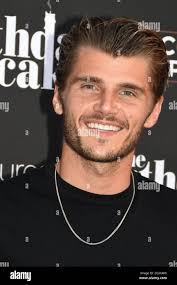 Cake theater hi-res stock photography and images