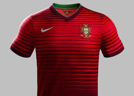 Federasi sepakbola portugal memperpanjang kontrak pelatih timnas portugal, fernando santos, hingga usai piala eropa 2024. Detail Jersey Home Portugal Piala Dunia 2014 Bola Net