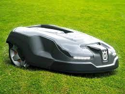 In einer zeit, da für erholung und entspannung oft nur wenig raum bleibt, gibt es einen neuen trend hin zum automatischen garten mit elektronisch gesteuerten bewässerungsanlagen und mähroboter. Automatischer Garten Hackenbroch Landschaftsgartner