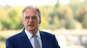 Die cdu geht aus der. Reiner Haseloff Privat Funffacher Grossvater So Tickt Der Ministerprasident Von Sachsen Anhalt News De