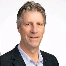 Na een hele tijd op de Heer Bokelweg te hebben rond gelopen in diverse  functies binnen het Grafisch Lycem Rotterdam werd het tijd voor een nieuwe  uitdaging.