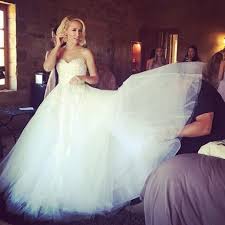 Resultado de imagem para vestido de noiva das famosas