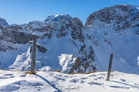Damals war die strasse erst am 5. Schneeschuhwanderung Zum Chamerstock Auf Dem Urnerboden Kanton Uri