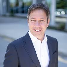 What Makes a Leader' With Brett Mooney, President & CEO of Amex Canada