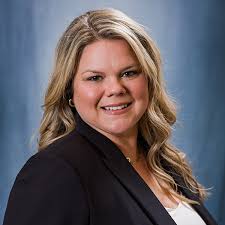 Kelli Bennett's Instagram, Twitter & Facebook