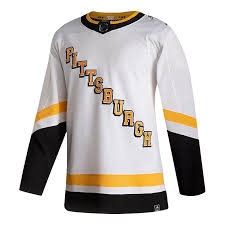 The penguins' reverse retro jerseys are subtractive, nearly all white, and feature the team's city, pittsburgh, written in a diagonal line down the crest. Pittsburgh Penguins Adidas Adizero Reverse Retro Authentic Jersey Sport Chek