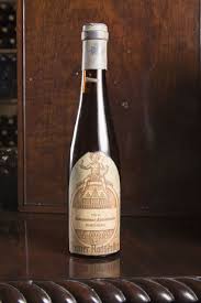 The Oldest Bottle Of Wine In The World In The Wine Of Graycliff In Nassau Bahamas 1727 Rydesheimer Apostelwein Rheinghau Regi Old Bottles Wine Wine Bottle