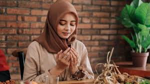 6) اللَّهُمَّ إِنِّي أَسْأَلُكَ الْهُدَى وَالتُّقَى. Bacaan Doa Buka Puasa Ramadhan Lengkap Dengan Hadistnya News Liputan6 Com