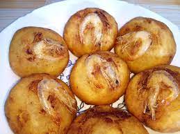 This spicy coconut filling is known as serunding kelapa. Kuih Cucur Badak Versi Utara Cucuq Jom Makan Kat Mana Facebook