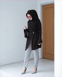 Pria ini memiliki kelainan seksual yang berlebihan | harta tahta wanita. Model Baju Kerja Batik Formal Wanita Berjilbab Desain Blus Baju Desain Baju Kantor Hijab Diary Hijaber