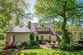 Hier finden sie häuser vieler immobilienportale und durch die einfache & schnelle häusersuche mit intuitiven. Exklusive Villa Mit Parkahnlichem Garten In Ruhiger Lage In Ratingen Hosel Bocker Wohnimmobilien Gmbh Ihr Immobilienmakler