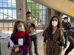 This position garnered her sever criticism among chavistas all over latin america and many assumed it was also the… Camila Vallejo Dowling Apruebo On Twitter Que Bello Es Vivir Este Ejercicio De Participacion Y Soberania Popular El Camino Que Abrio El Pueblo Luchando Por Mas De 40 Anos Tanta Gente En