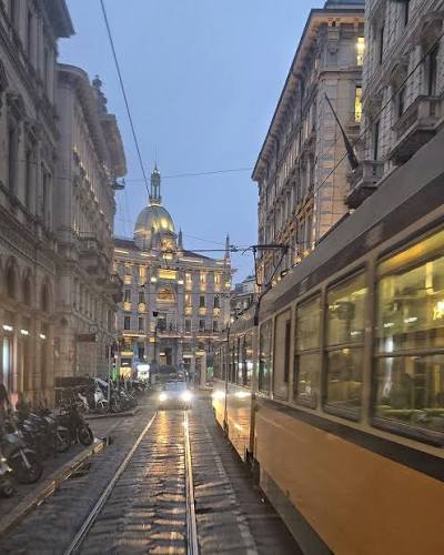 Da Via Broletto verso Piazza Cordusio #milano #italy