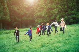 Bts They Look So Happy D Bts Hyyh Bts Big Hit Bts Concept Photo