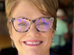 Kim Buckman's Instagram, Twitter & Facebook