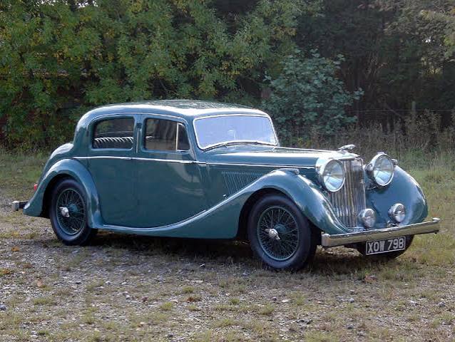 1947 Jaguar MK IV 3.5 Litre Saloon - Lot 25, The Pavilion Gardens, Dec 2011 - H&H Classics