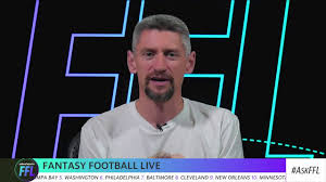 Yahoo fantasy football 2008 is available during the entire nfl regular season, which begins on thursday, september 4th yahoo! Fantasy Football Live Crew Helps Get Your Lineup Set For Week 11 Askffl Youtube