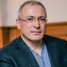 Обещал не заниматься политикой, его выпустили, но он обещание не сдержал. Hodorkovskij Mihail Mich261213 Twitter