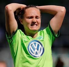 View latest posts and stories by @vfl.wolfsburg.frauen vfl wolfsburg frauenfussball in instagram. Frauen Des Vfl Wolfsburg Mussen Meisterfeier Absagen Wegen Relegation 2017 Welt