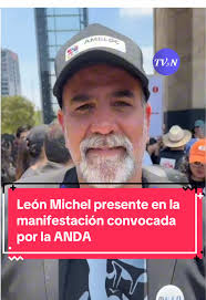 León Michel @leonmichel03 explica los motivos de la manifestación pacífica,  convocada por la Asociación Nacional de Actores, por la regulación de la  Inteligencia Artificial. 📹 @edson.foto ...