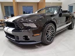 Black And White Mustang Gt 2013 Ford Mustang Black With White Racing Strips Ford Mustang Ford Mustang V6 Mustang