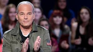 Chirurgie esthétique : Laurent Baffie philosophe face aux moqueries | CNEWS