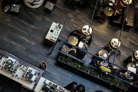 Specialisti in servicii de colectare si recuperare de creante si debite. Firma Nr 1 In Recuperare Creante Colectare Creante Intrum Romania