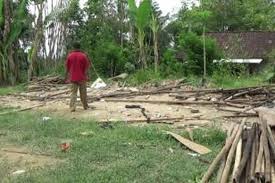 Bagi sebagian orang profesi ini sangat menguntungkan, sebab lantaran jasanya tanpa mengeluarkan modal pun seorang makelar berhak atas komisi jual beli tanah. Jual Tanah Dan Rumah Belasan Warga Boyolali Diduga Ikut Gafatar